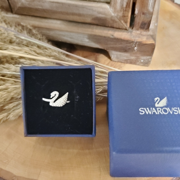 Ring - Picture 3 of 4